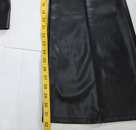 7 For All Mankind Womens Faux Leather High-Rise Pintuck Flare Pants Size M Black - Picture 9 of 12